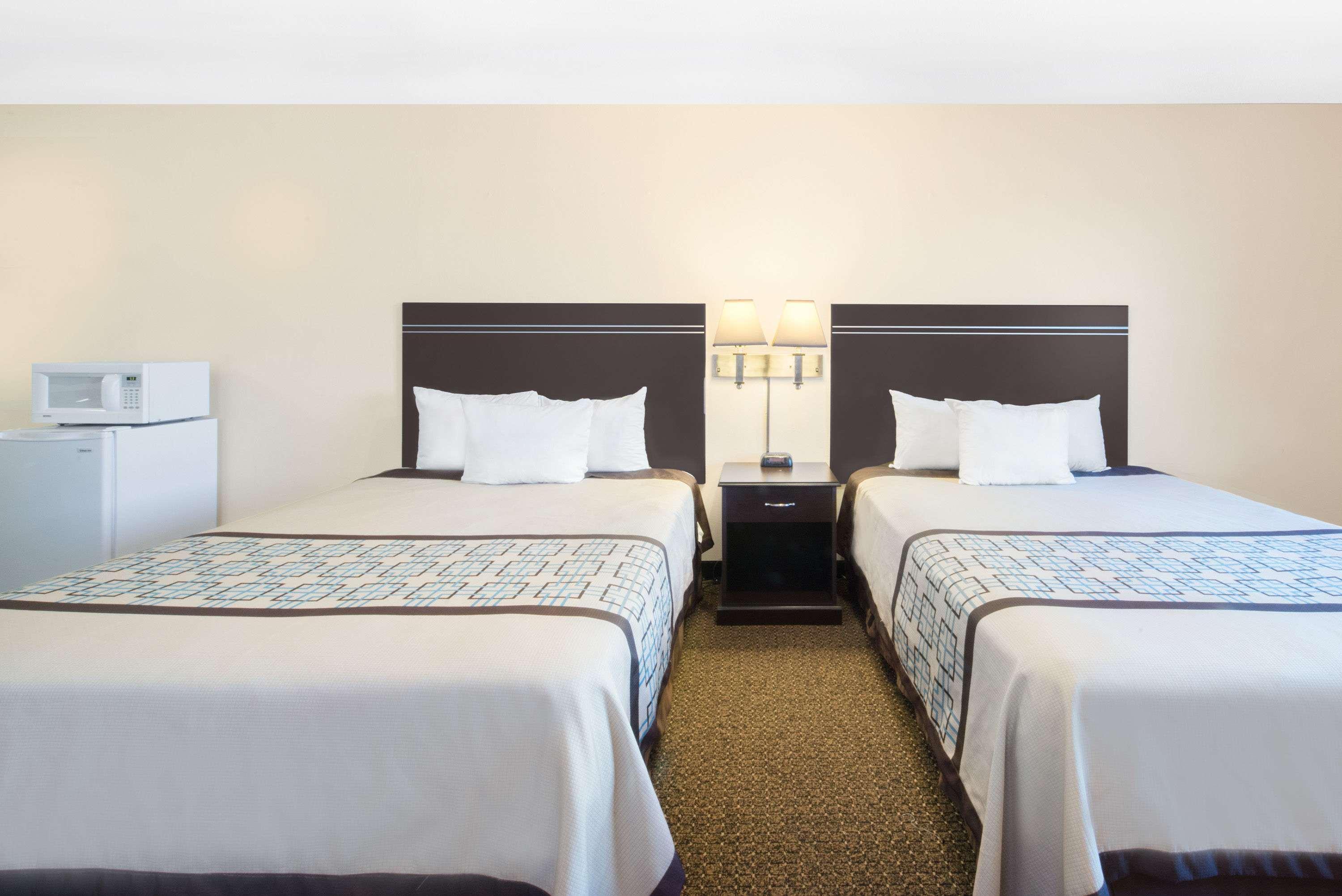 Days Inn By Wyndham Hobbs Eksteriør bilde
